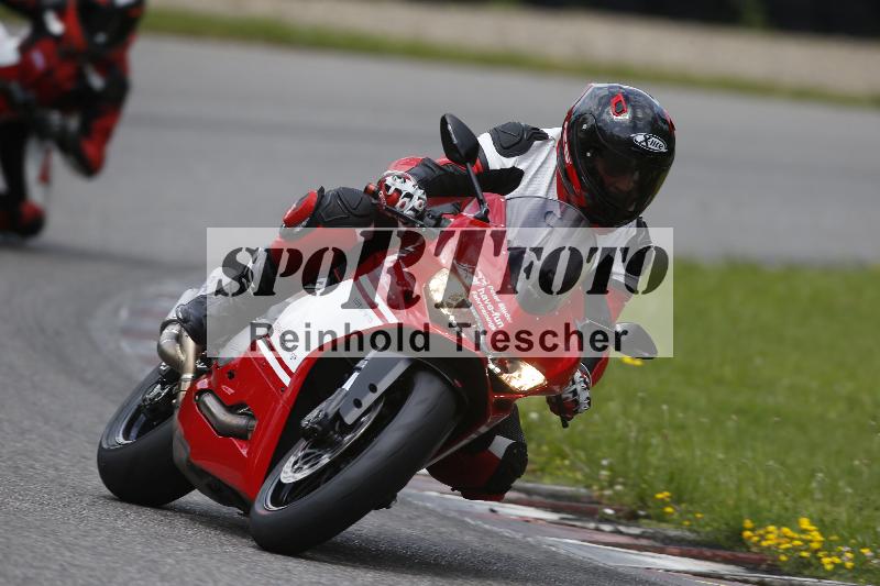 /Archiv-2024/29 12.06.2024 MOTO.CH Track Day ADR/Gruppe gelb/Team